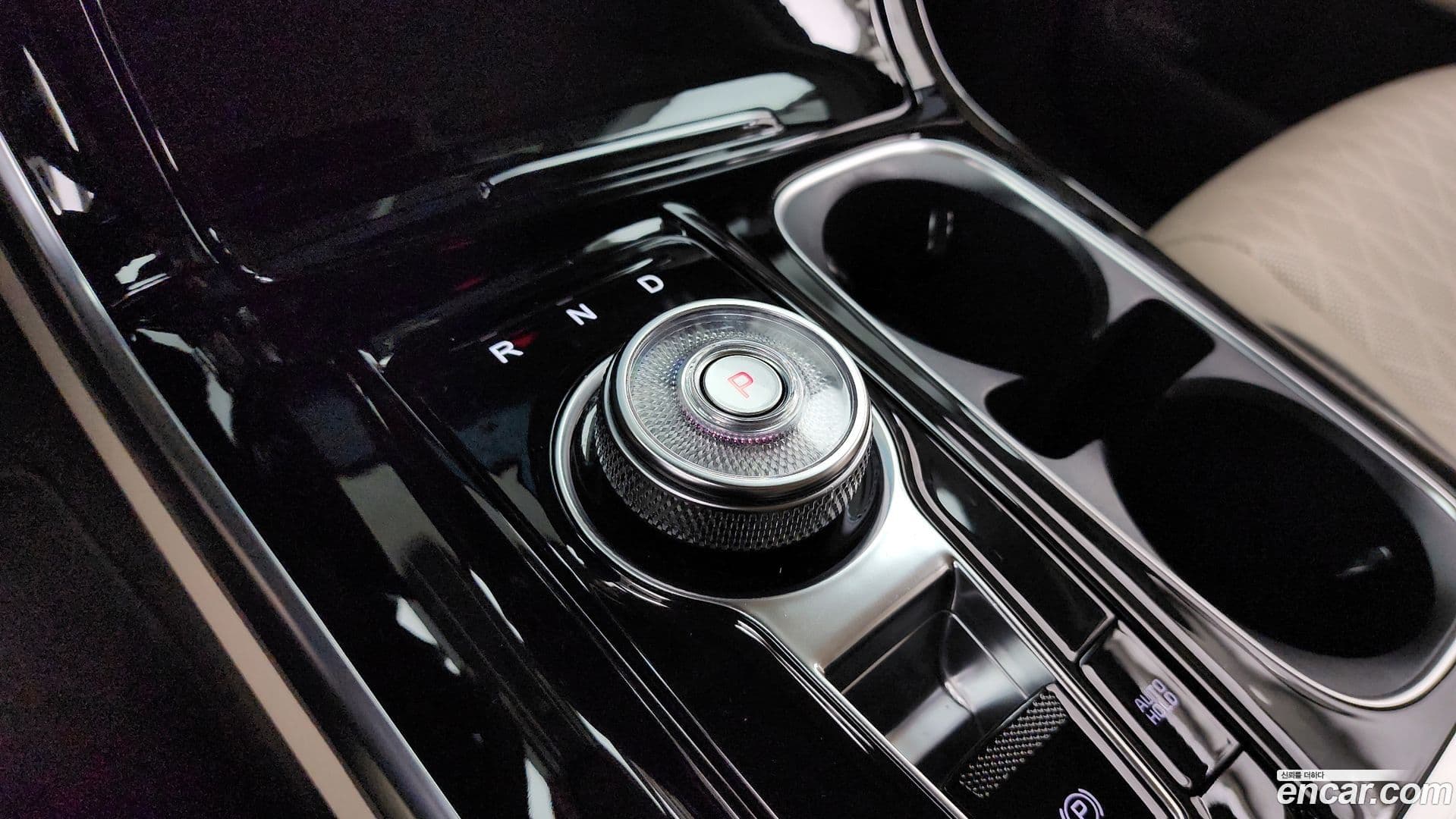 Main__Slider__Photo:Canival Kia 2022.3-8