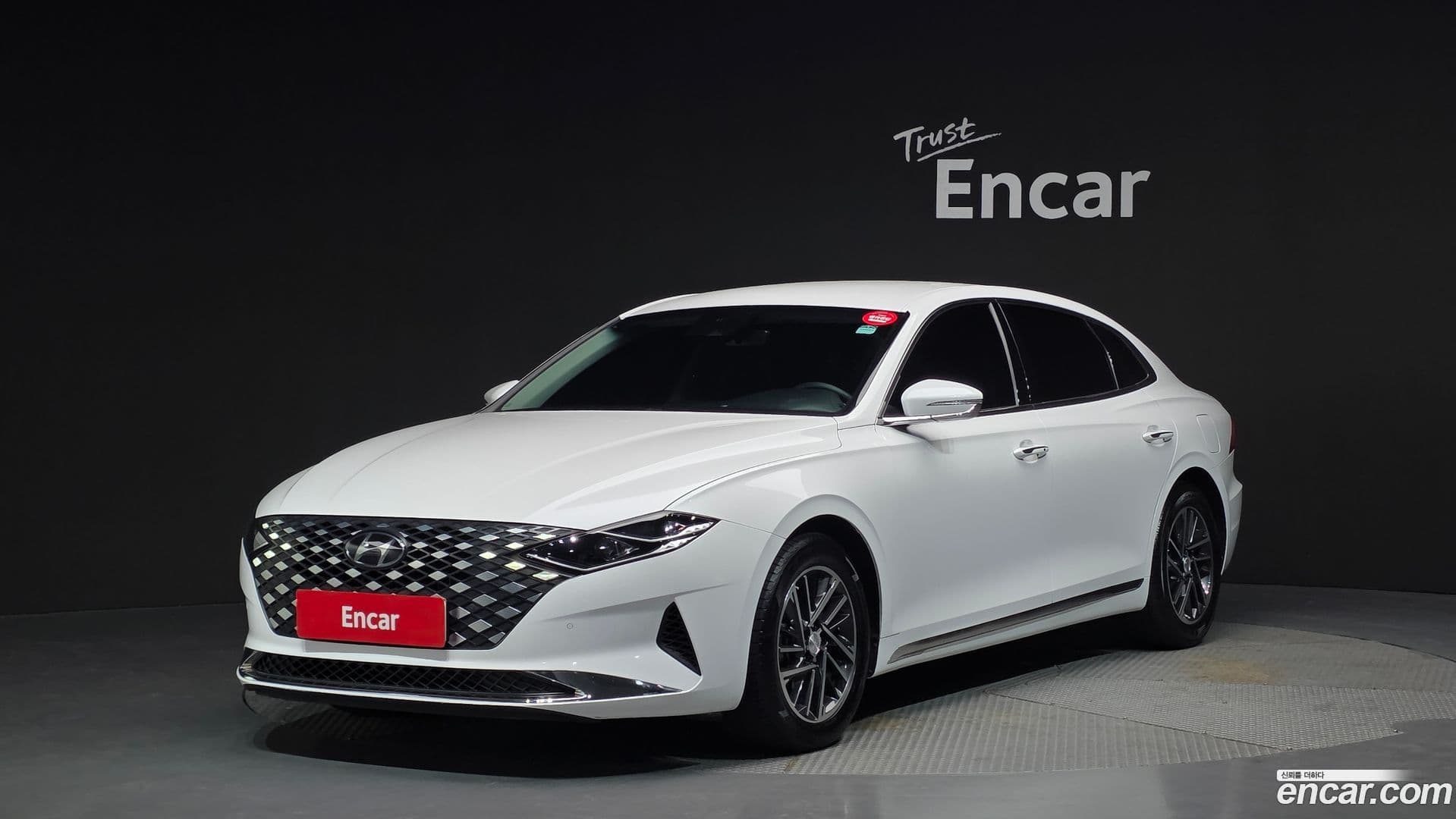 Main__Slider__Photo:Grandeur Hyundai 2022.5-0
