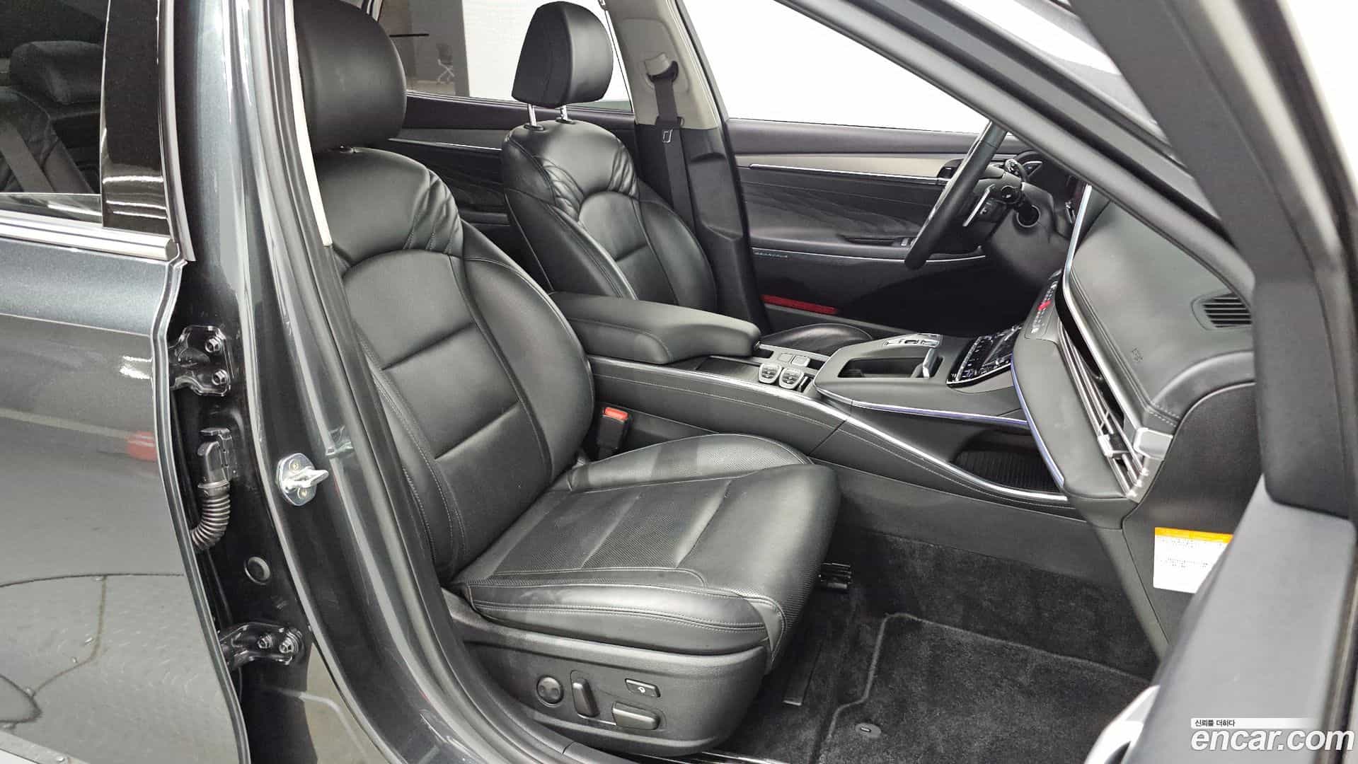 Grandeur Hyundai 2021.1-OPTION-015