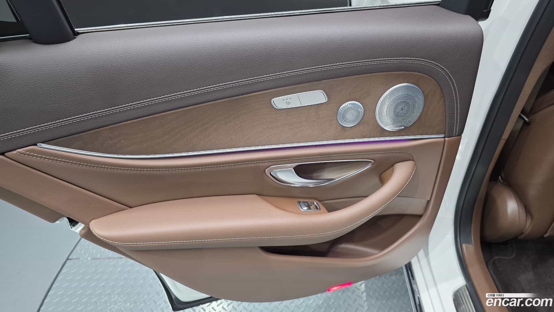 E-Class Mercedes-Benz 2019.3-INNER-035