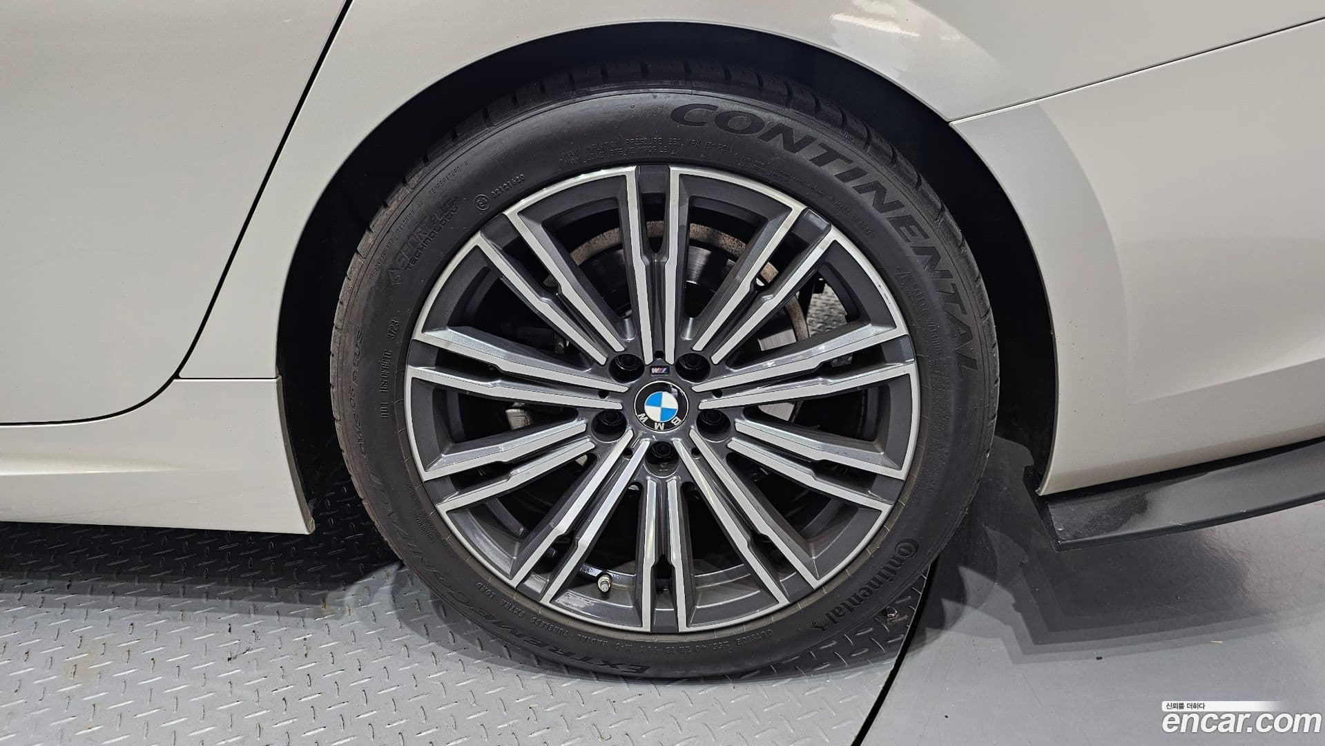 Main__Slider__Photo:3-Series BMW 2021.9-20