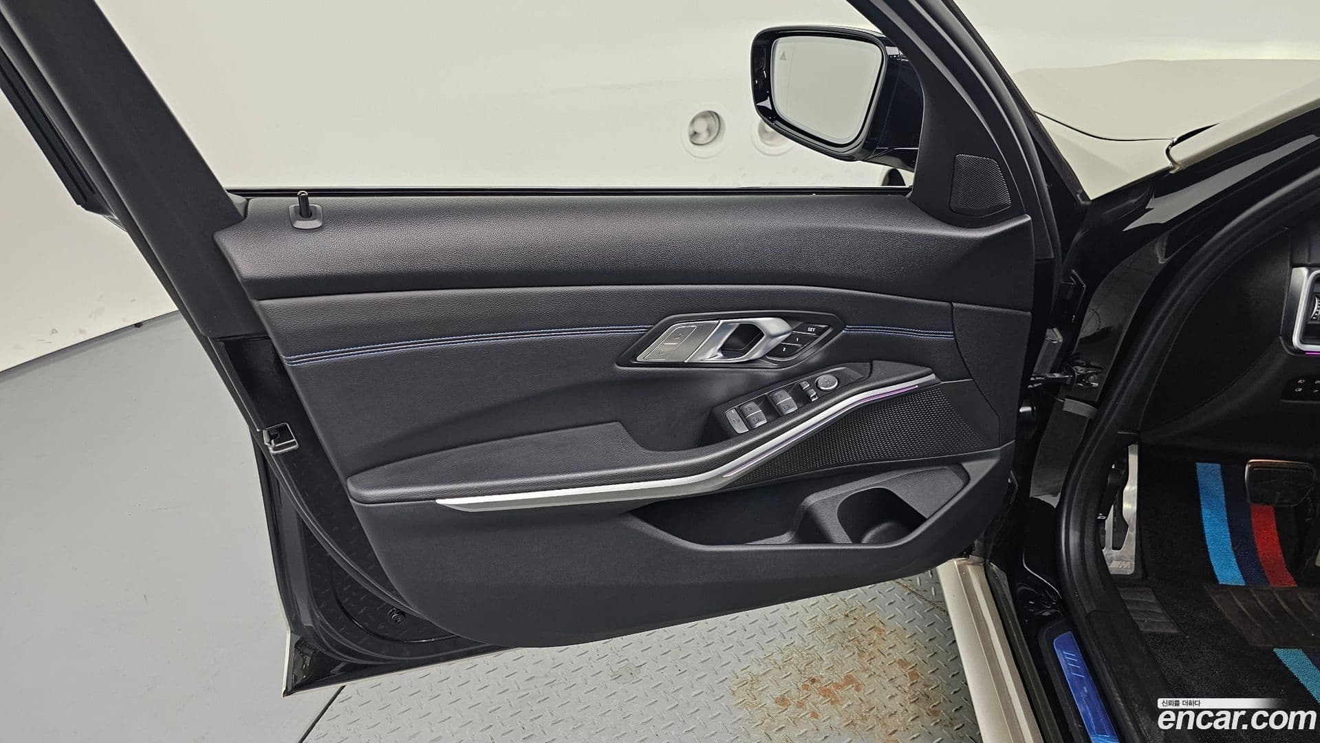 Main__Slider__Photo:3-Series BMW 2021.9-23
