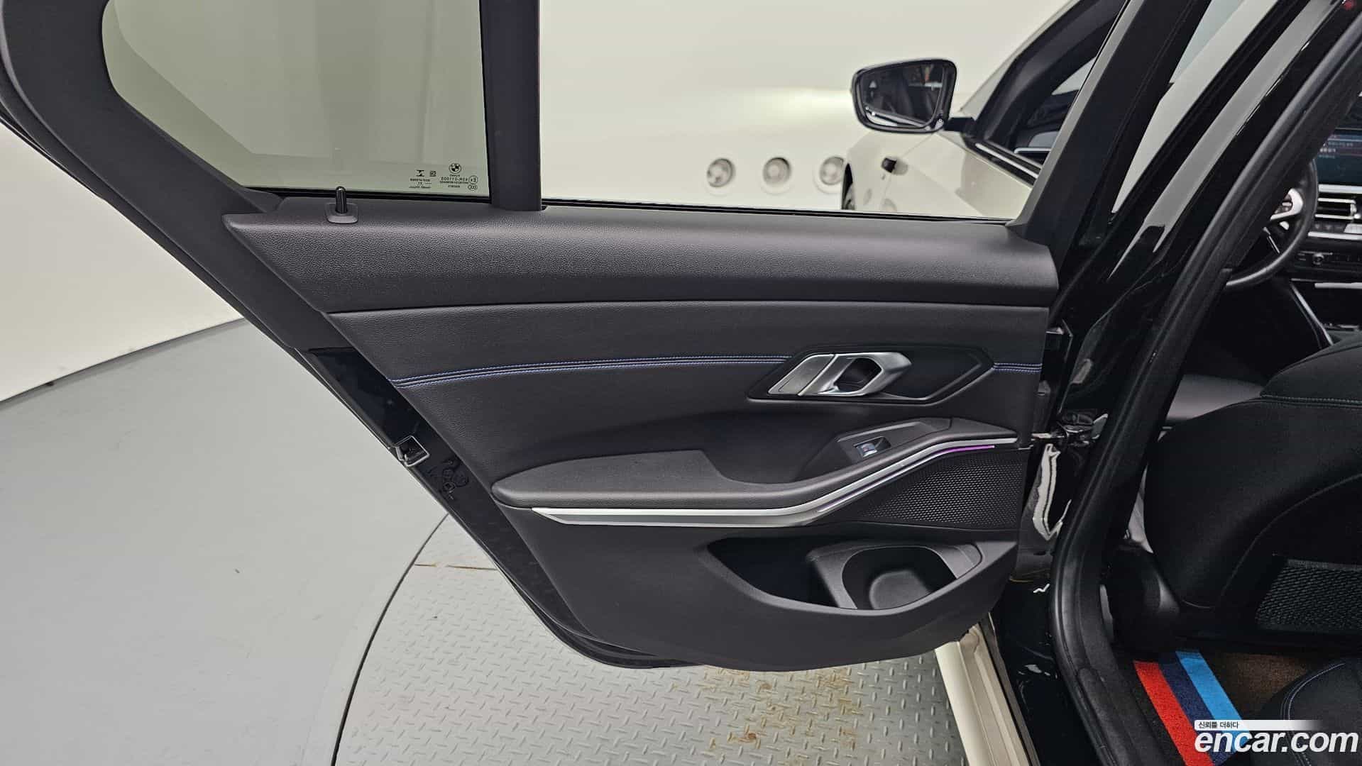 3-Series BMW 2021.9-INNER-035