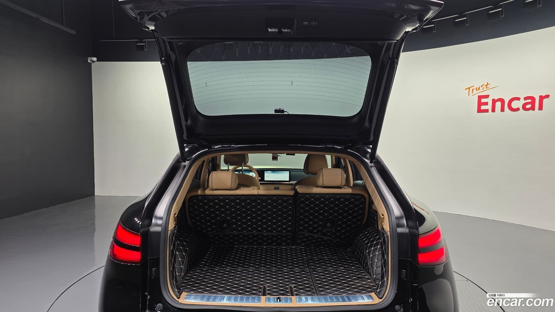 Main__Slider__Photo:GV60 Genesis 2022.3-35