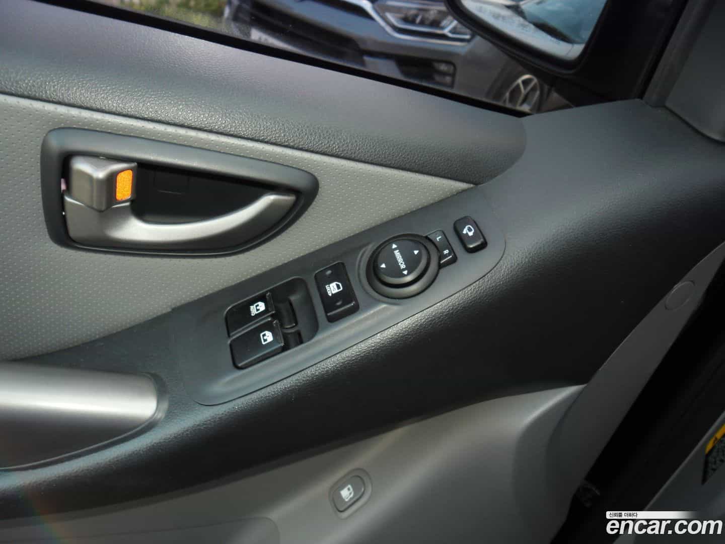 Starex Hyundai 2018.2-INNER-008
