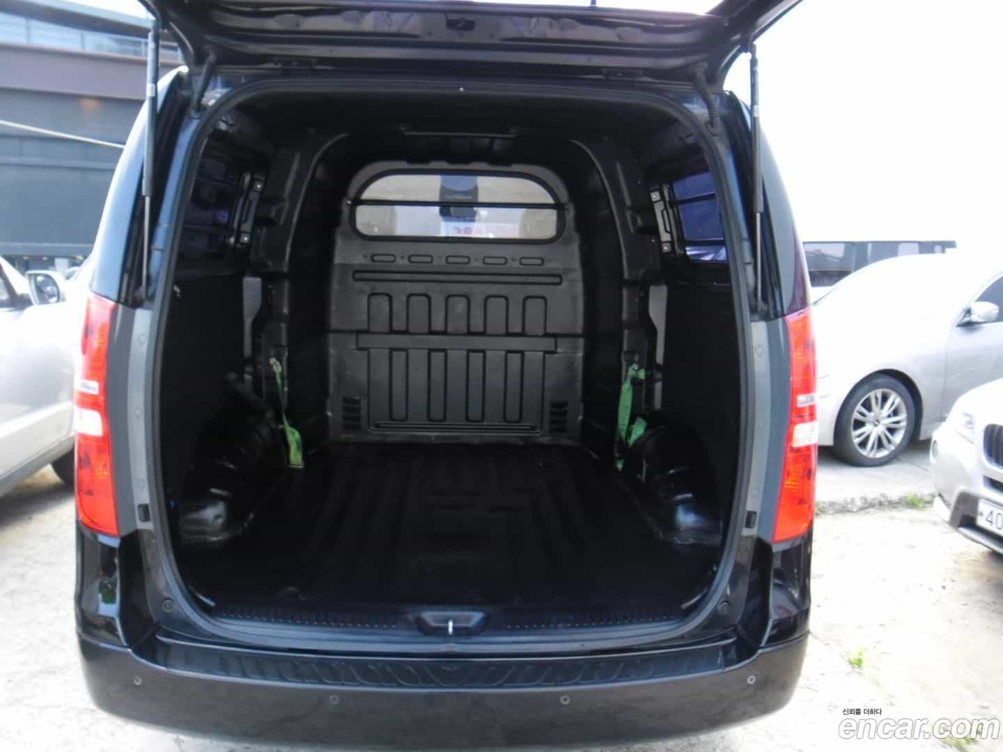 Starex Hyundai 2018.2-INNER-010