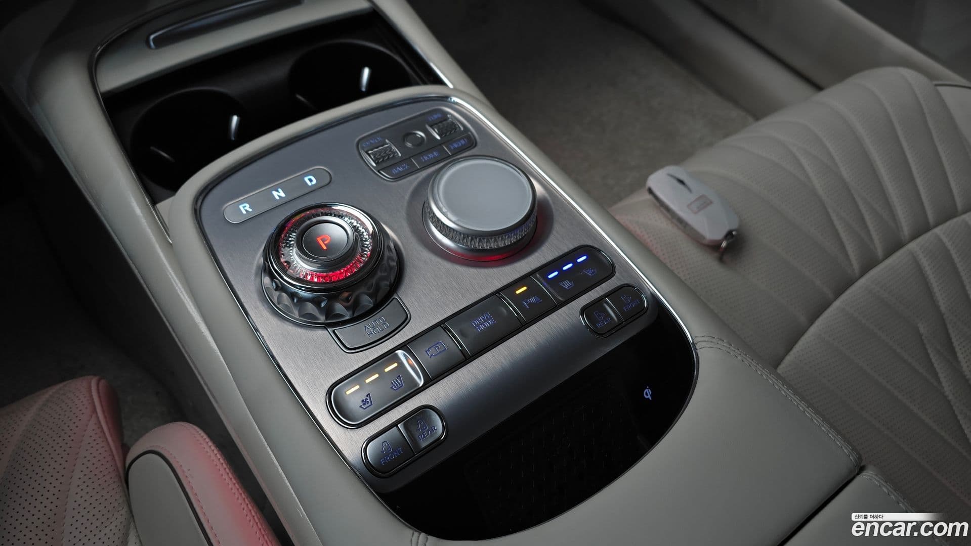 Main__Slider__Photo:G90 Genesis 2025.7-8