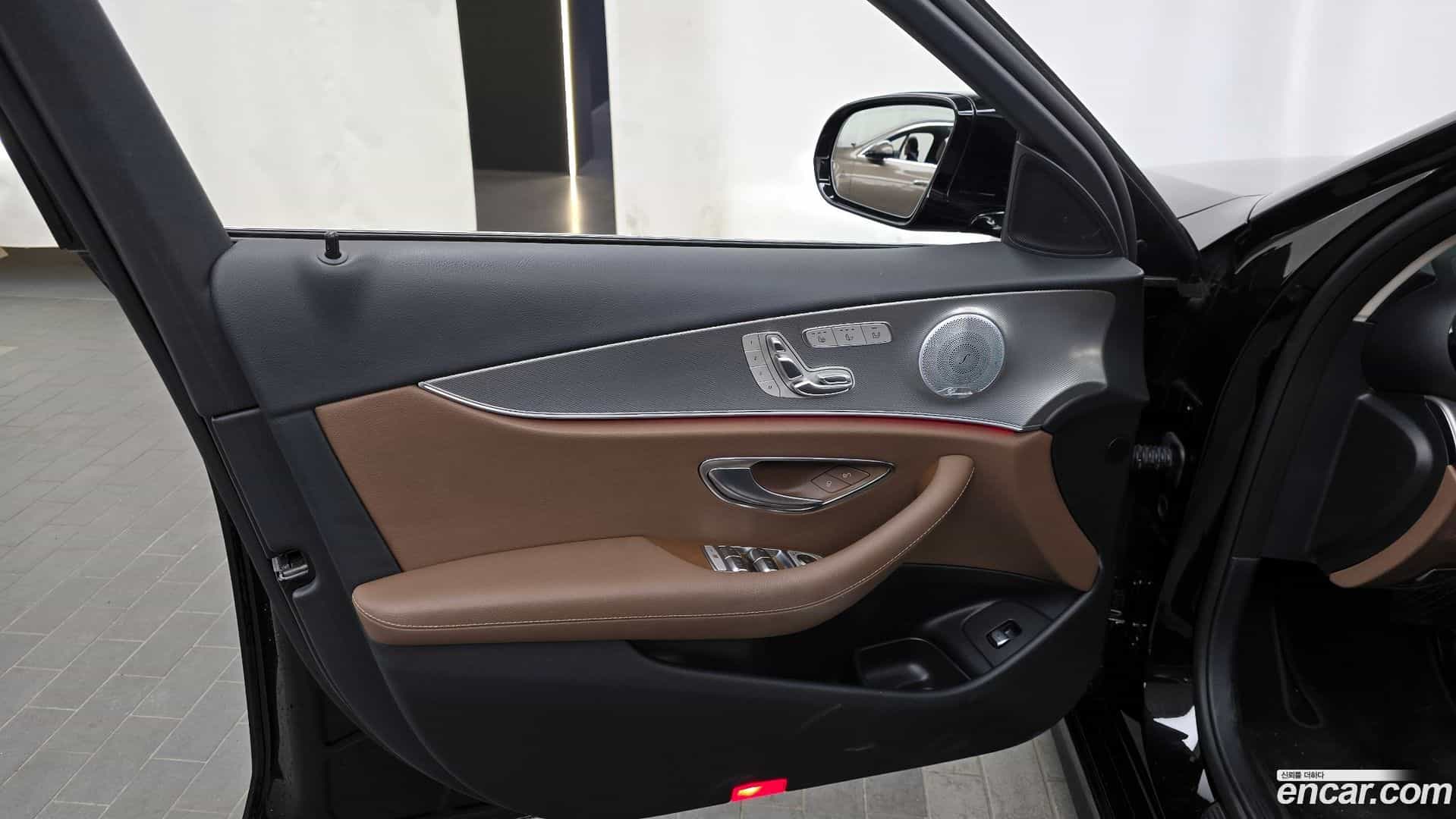E-Class Mercedes-Benz 2020.6-INNER-034