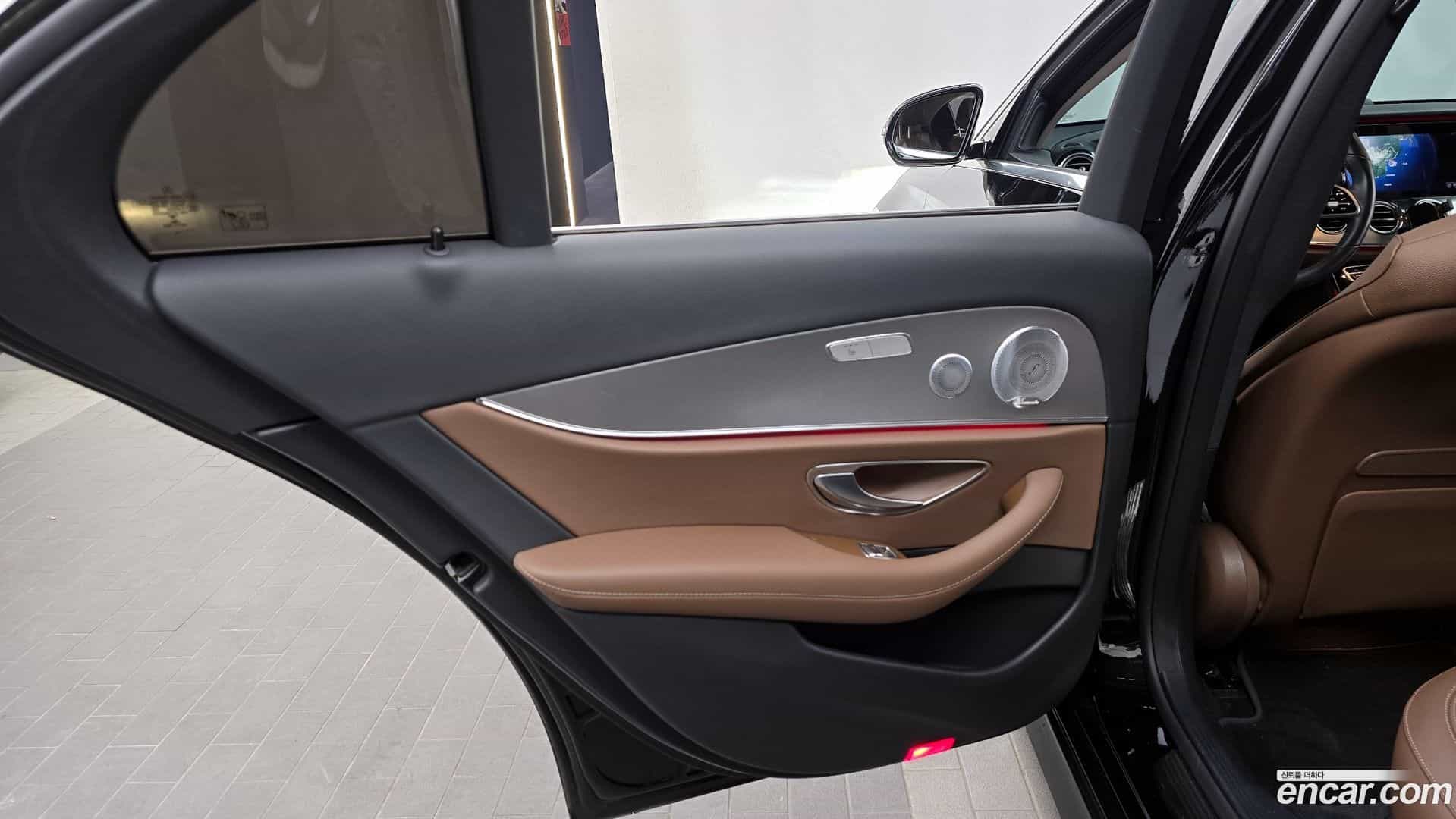 E-Class Mercedes-Benz 2020.6-INNER-035