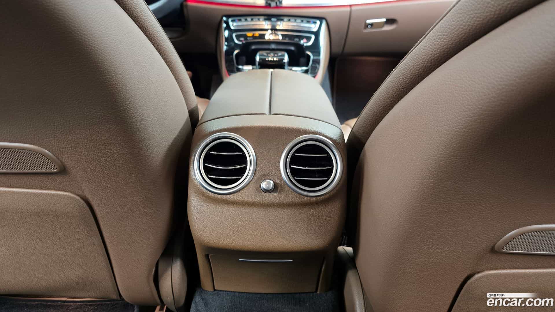 E-Class Mercedes-Benz 2020.6-OPTION-044