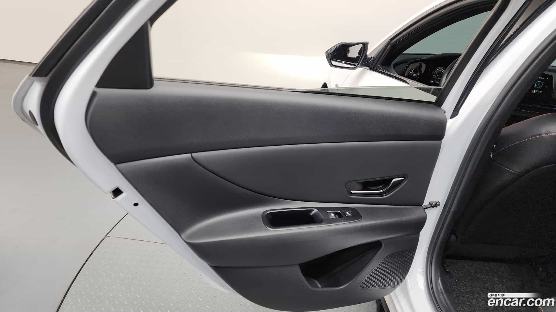AVANTE Hyundai 2020.10-INNER-035