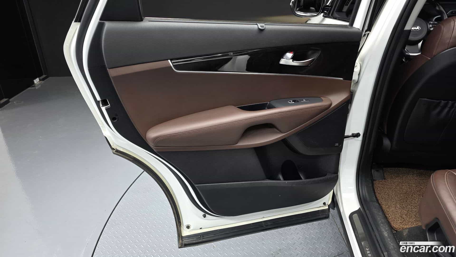 Sorento Kia 2015.8-INNER-035