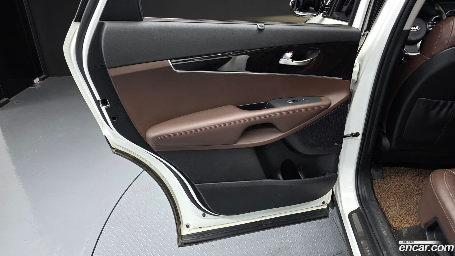 Main__Slider__Photo:Sorento Kia 2015.8-24
