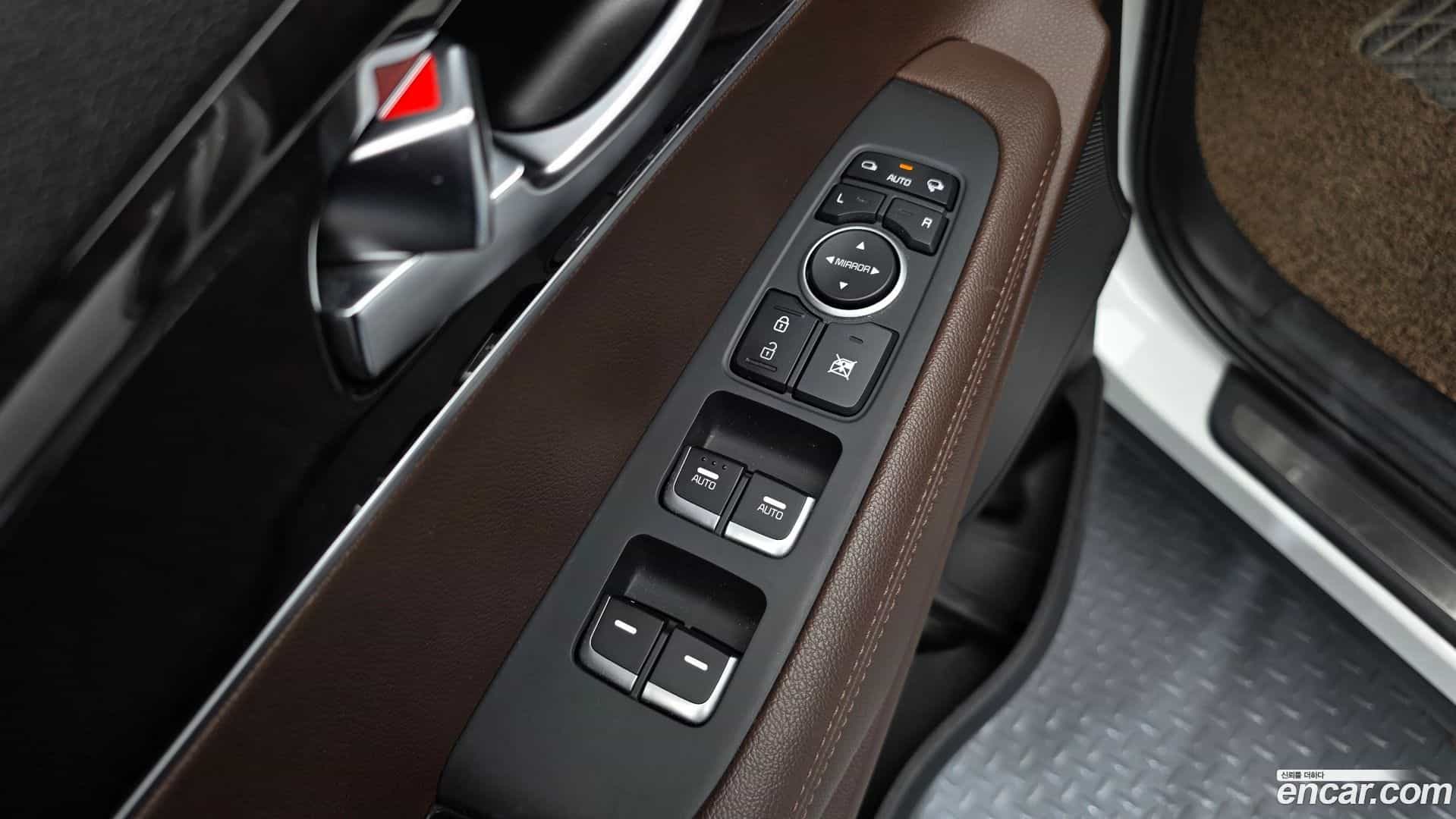 Sorento Kia 2015.8-OPTION-050
