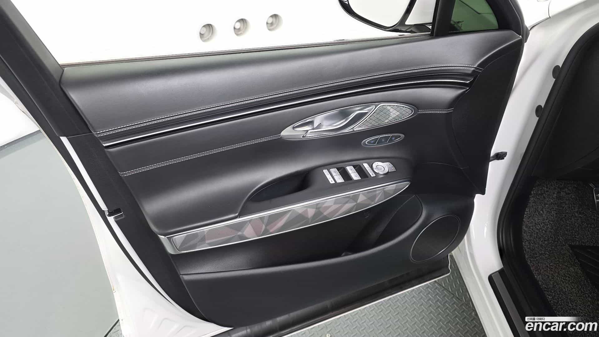 GV70 Genesis 2022.0-INNER-034