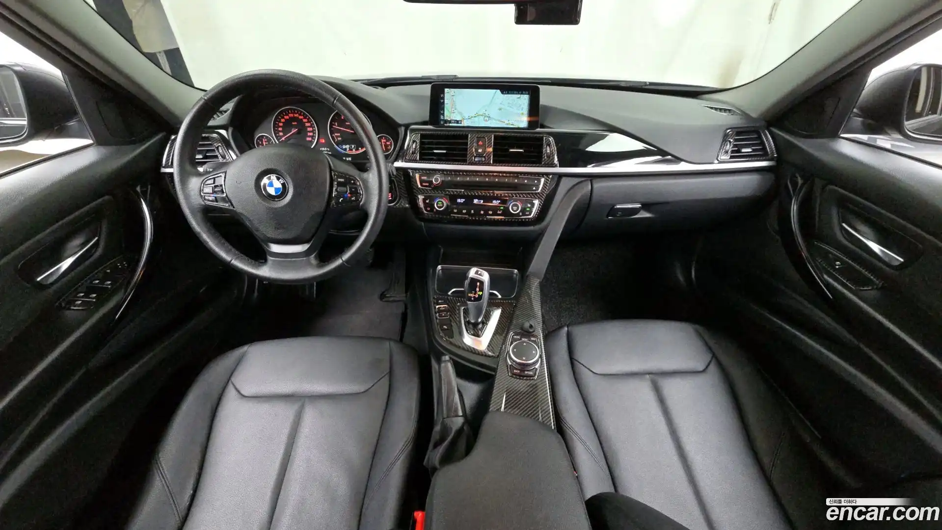 3-Series BMW 2017.0-INNER-007