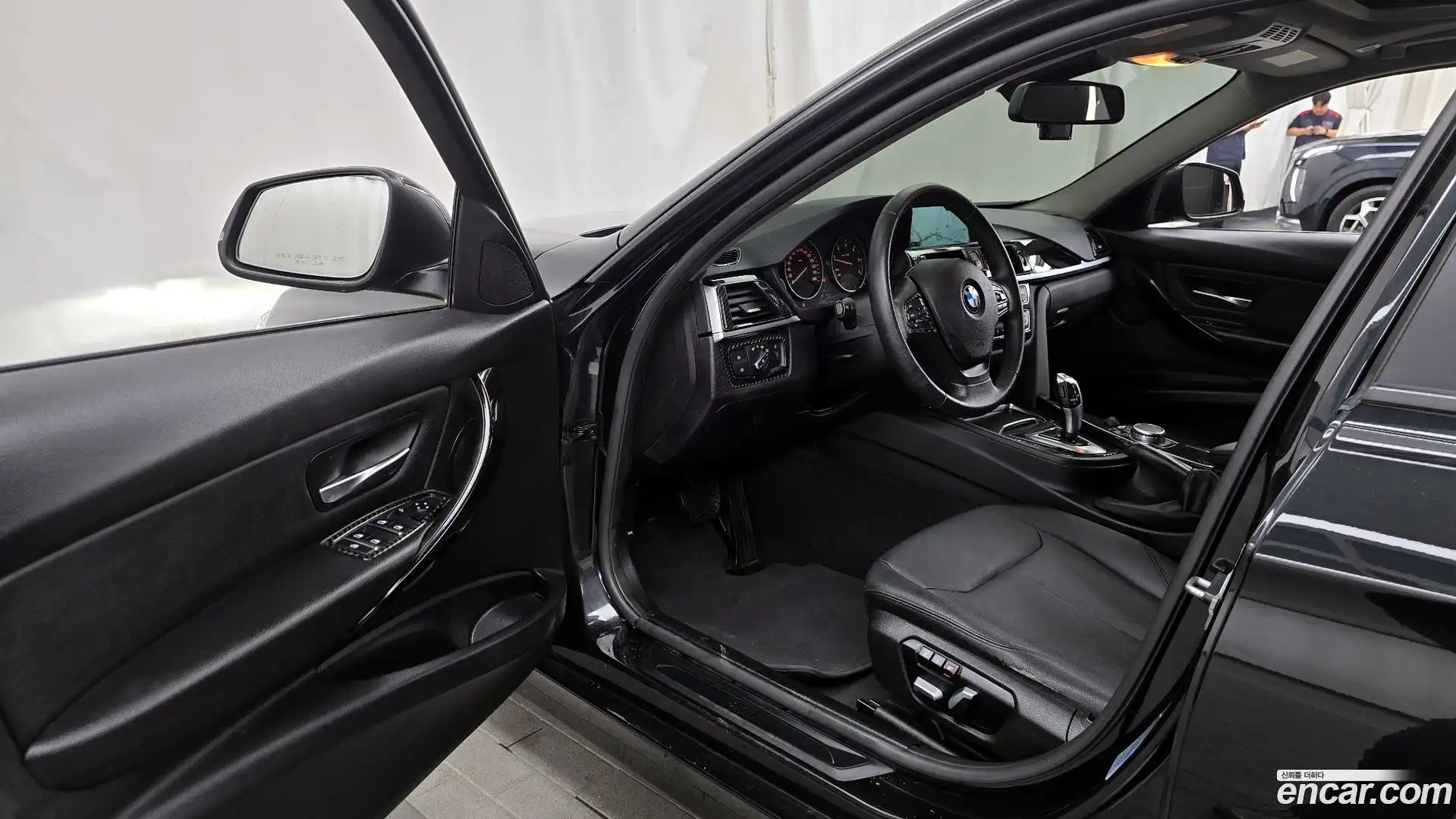 3-Series BMW 2017.0-INNER-010