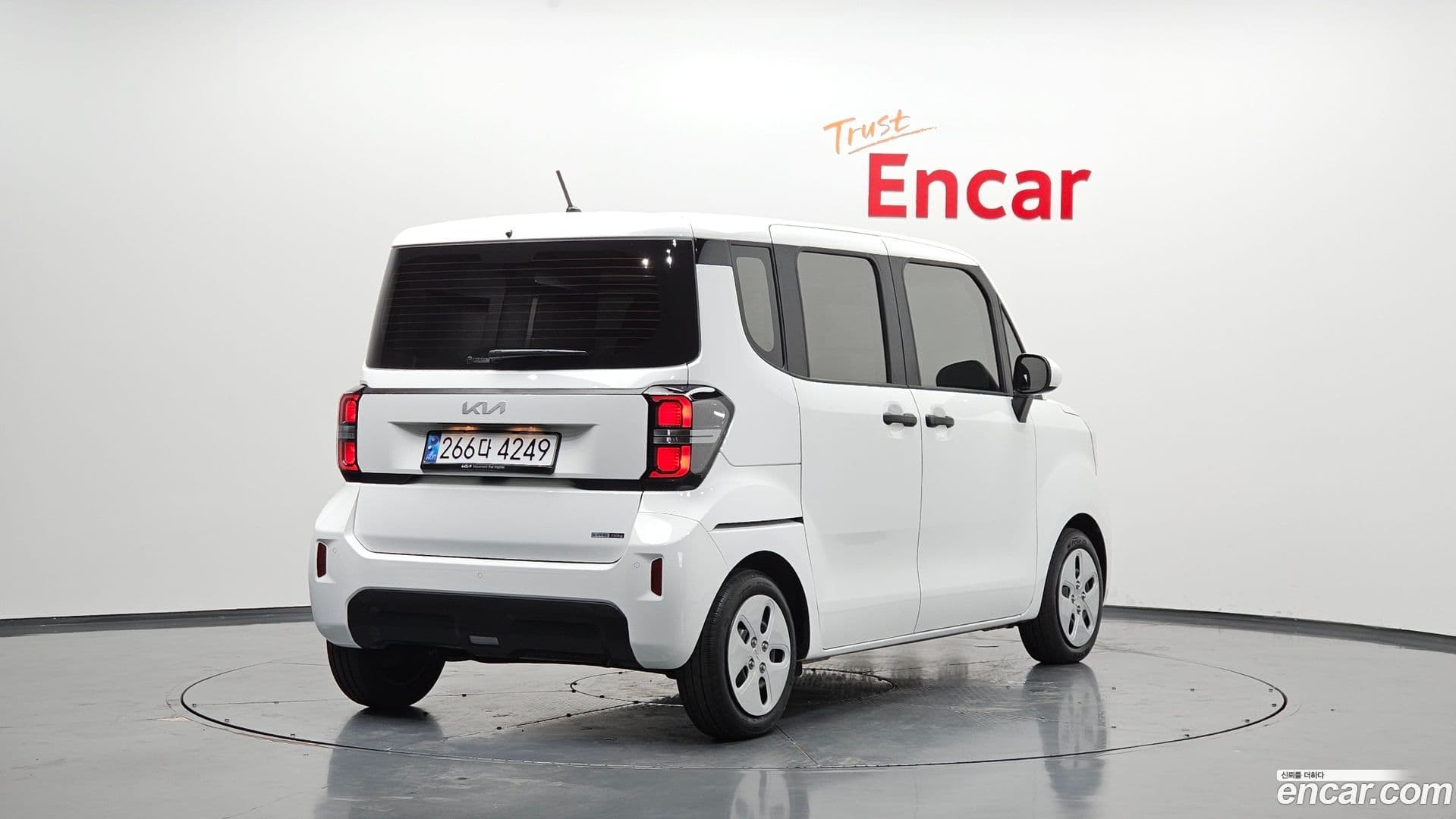Main__Slider__Photo:RAY Kia 2024.10-1