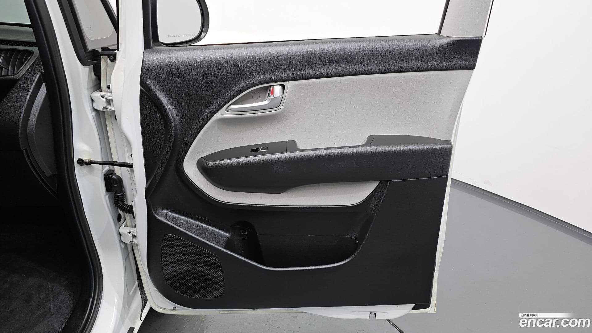 Main__Slider__Photo:RAY Kia 2024.10-24