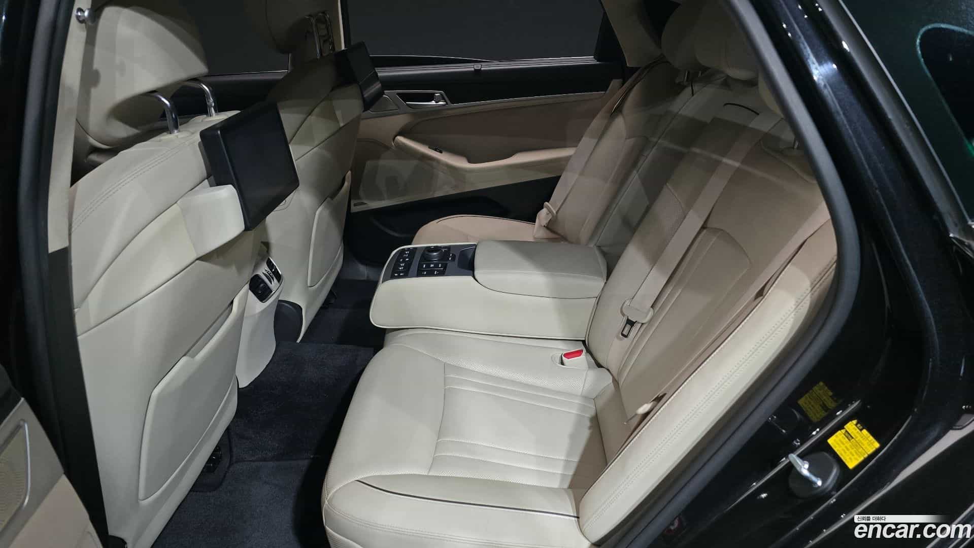 G80 Genesis 2017.8-OPTION-015