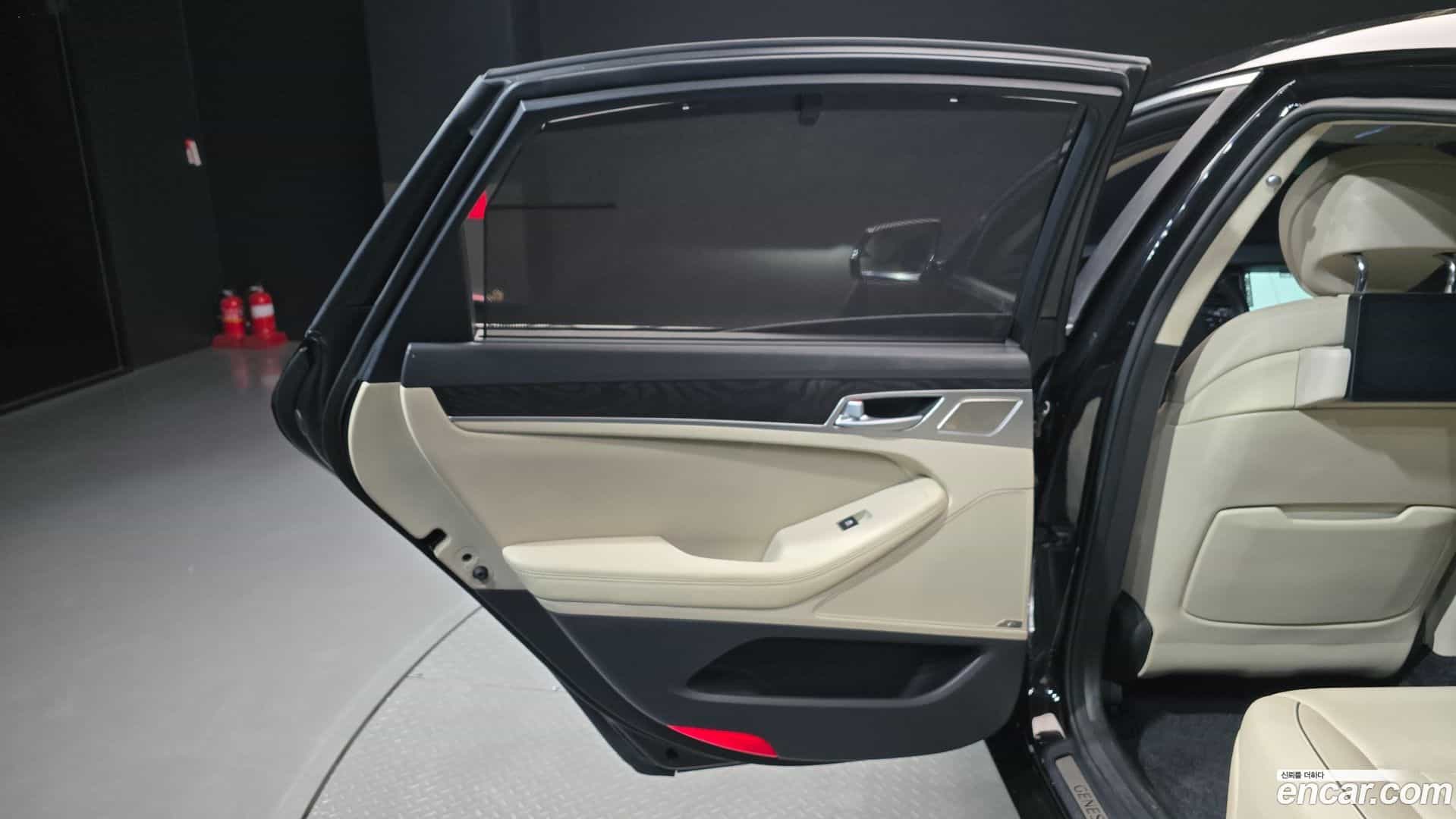 G80 Genesis 2017.8-INNER-035