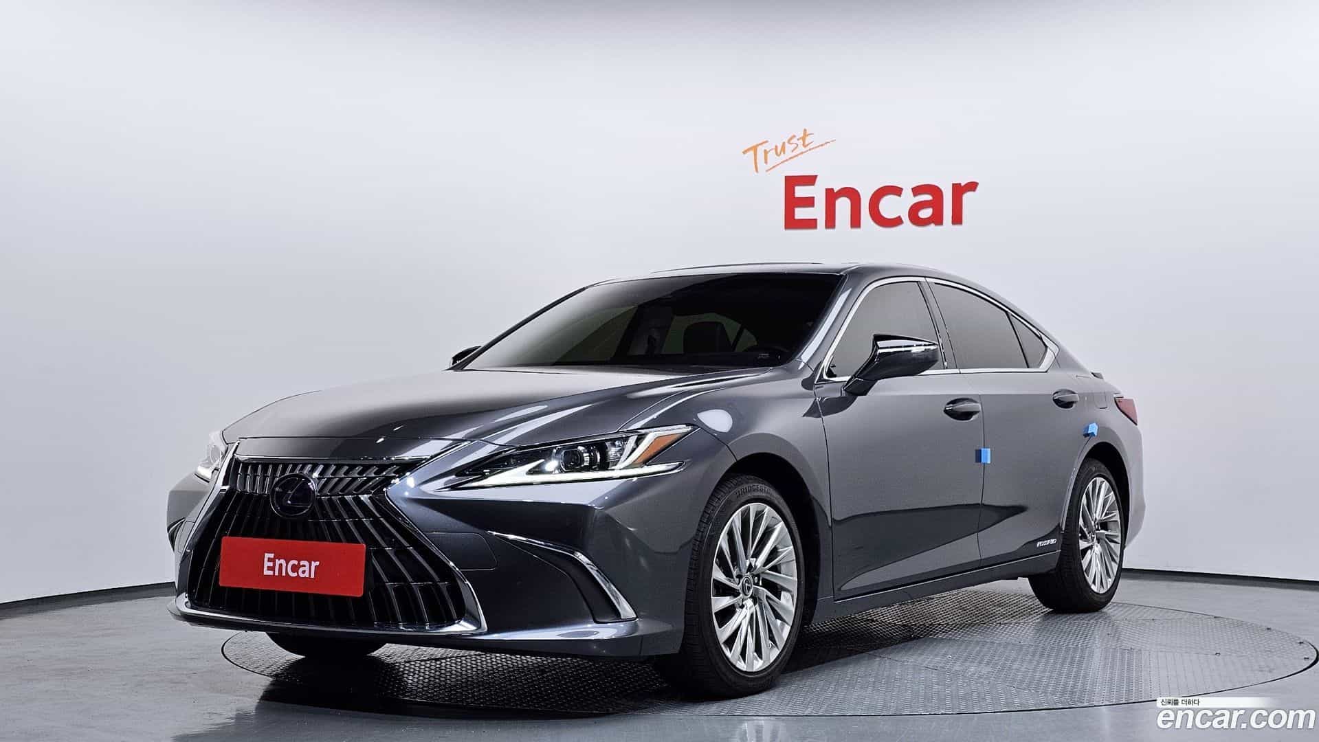 ES Lexus 2021.11-OUTER-001