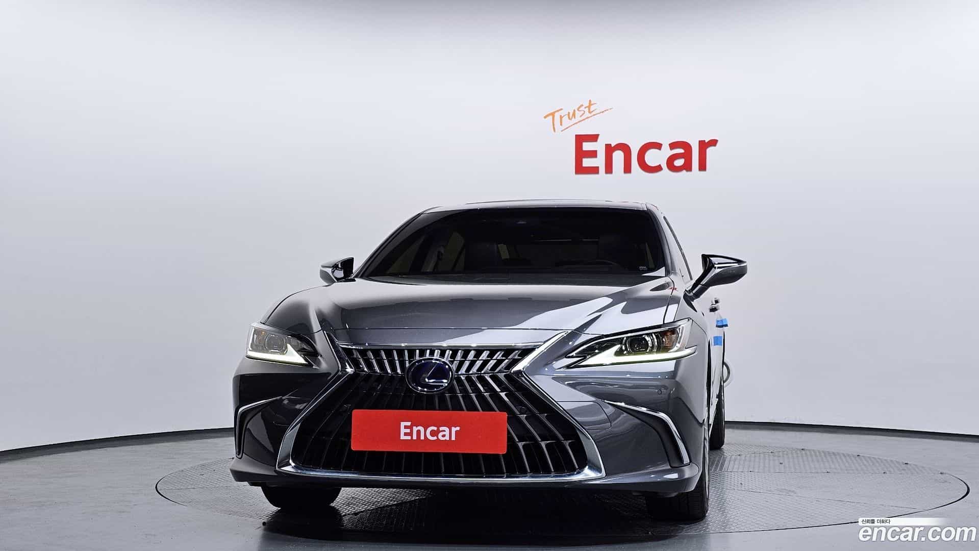 ES Lexus 2021.11-OUTER-003