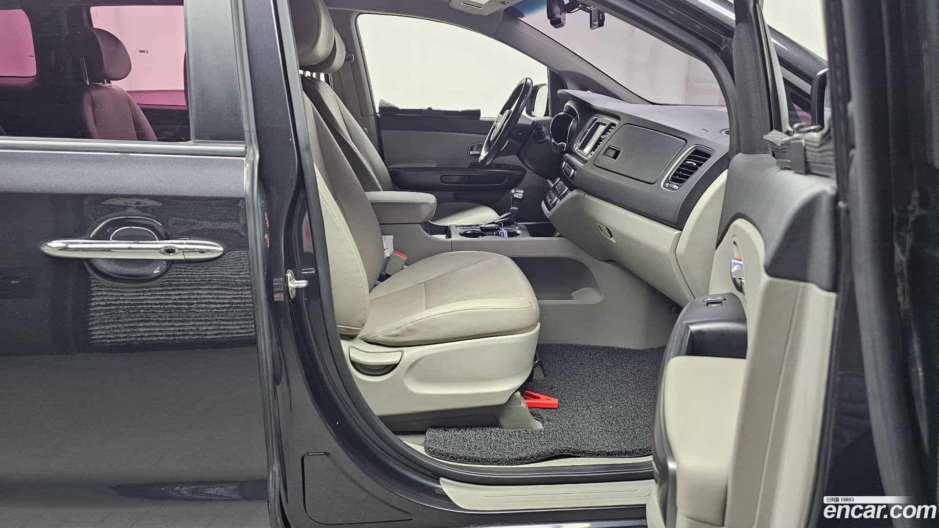 Canival Kia 2018.9-OPTION-015
