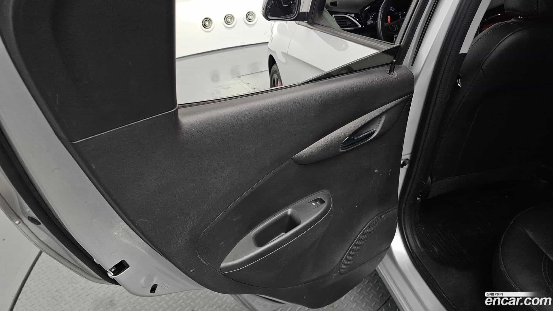 Spark Chevrolet 2022.5-INNER-035