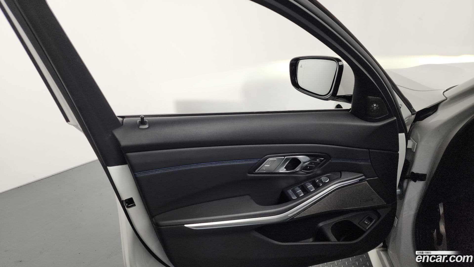 Main__Slider__Photo:3-Series BMW 2021.6-23