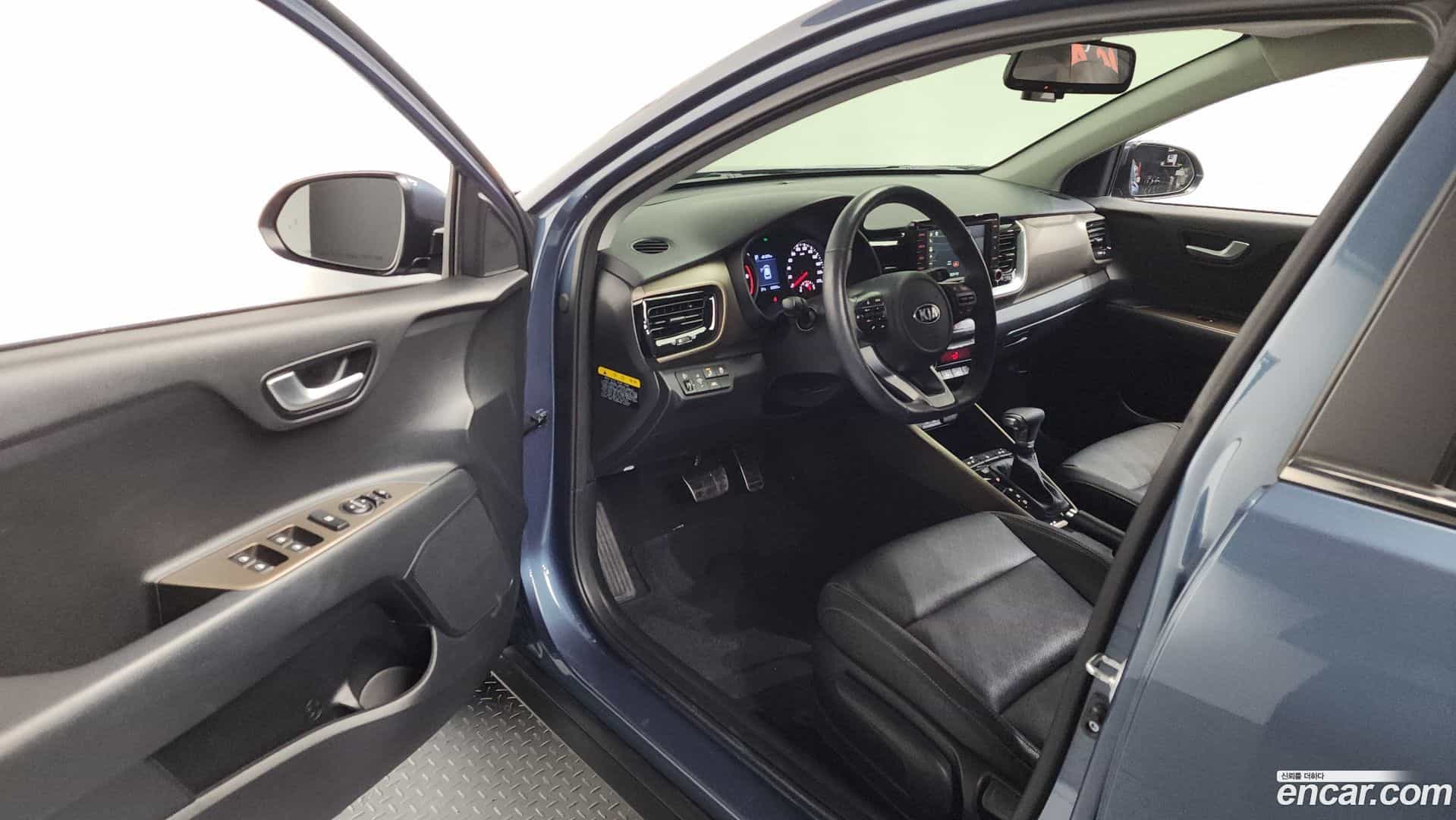 Stonic Kia 2018.8-INNER-010