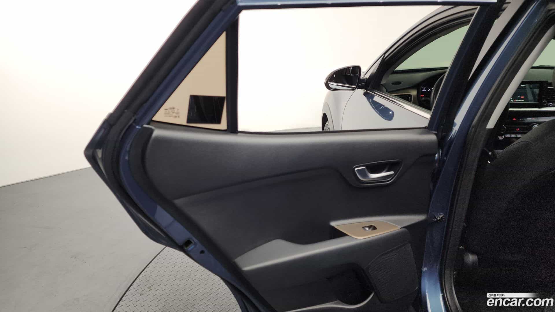 Stonic Kia 2018.8-INNER-035