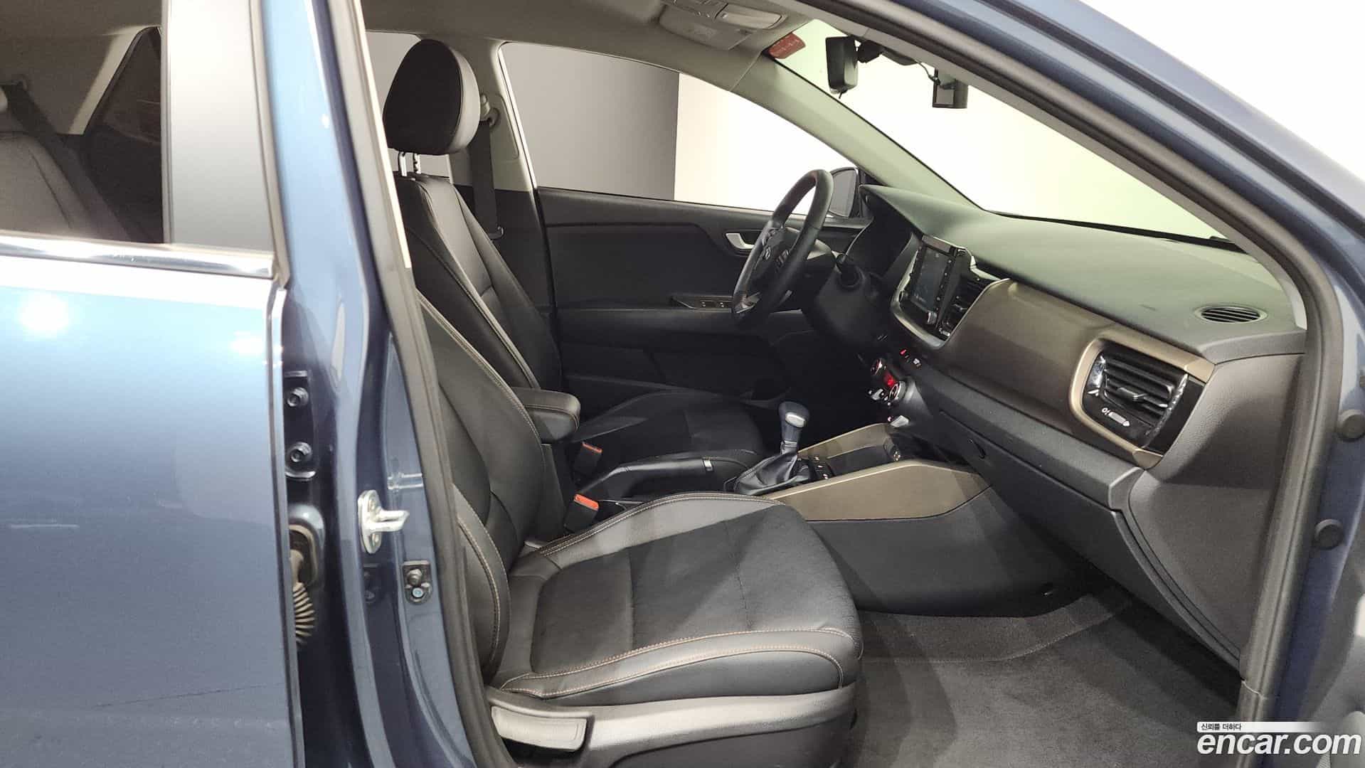 Stonic Kia 2018.8-INNER-036
