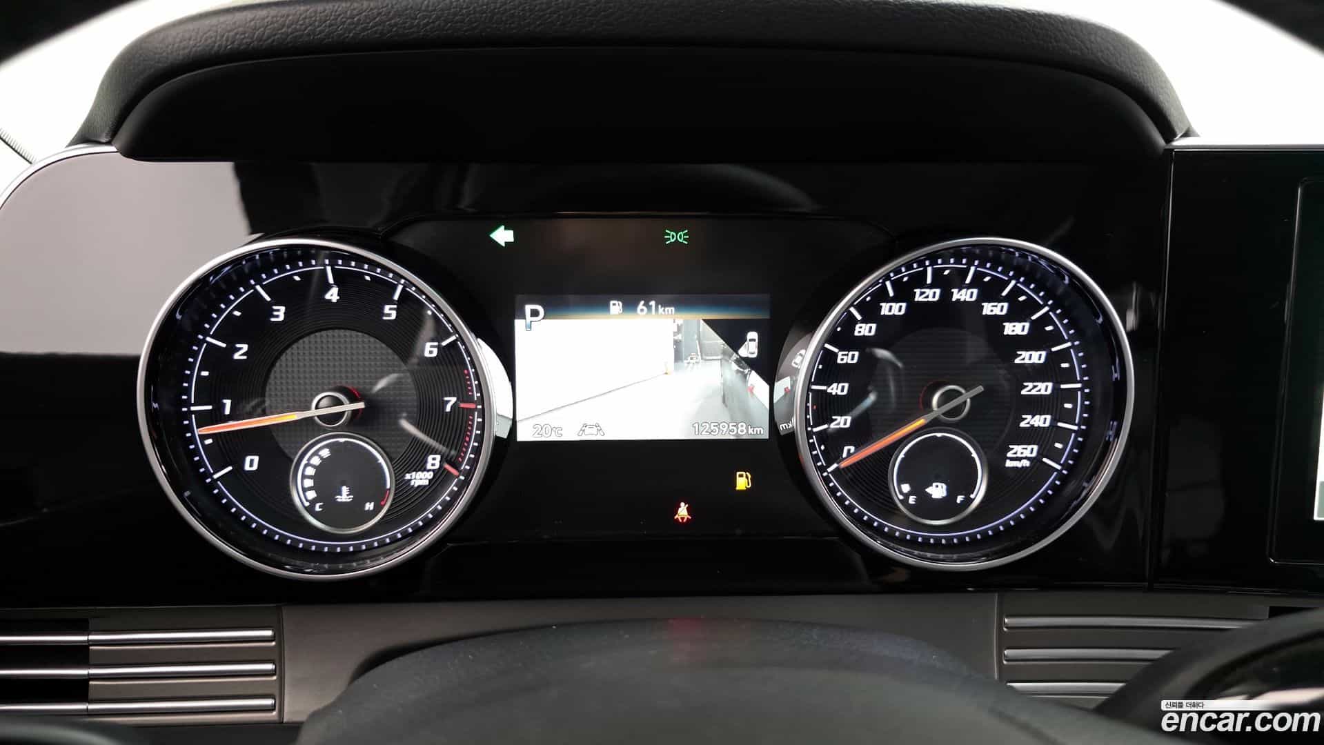 Grandeur Hyundai 2022.1-INNER-008
