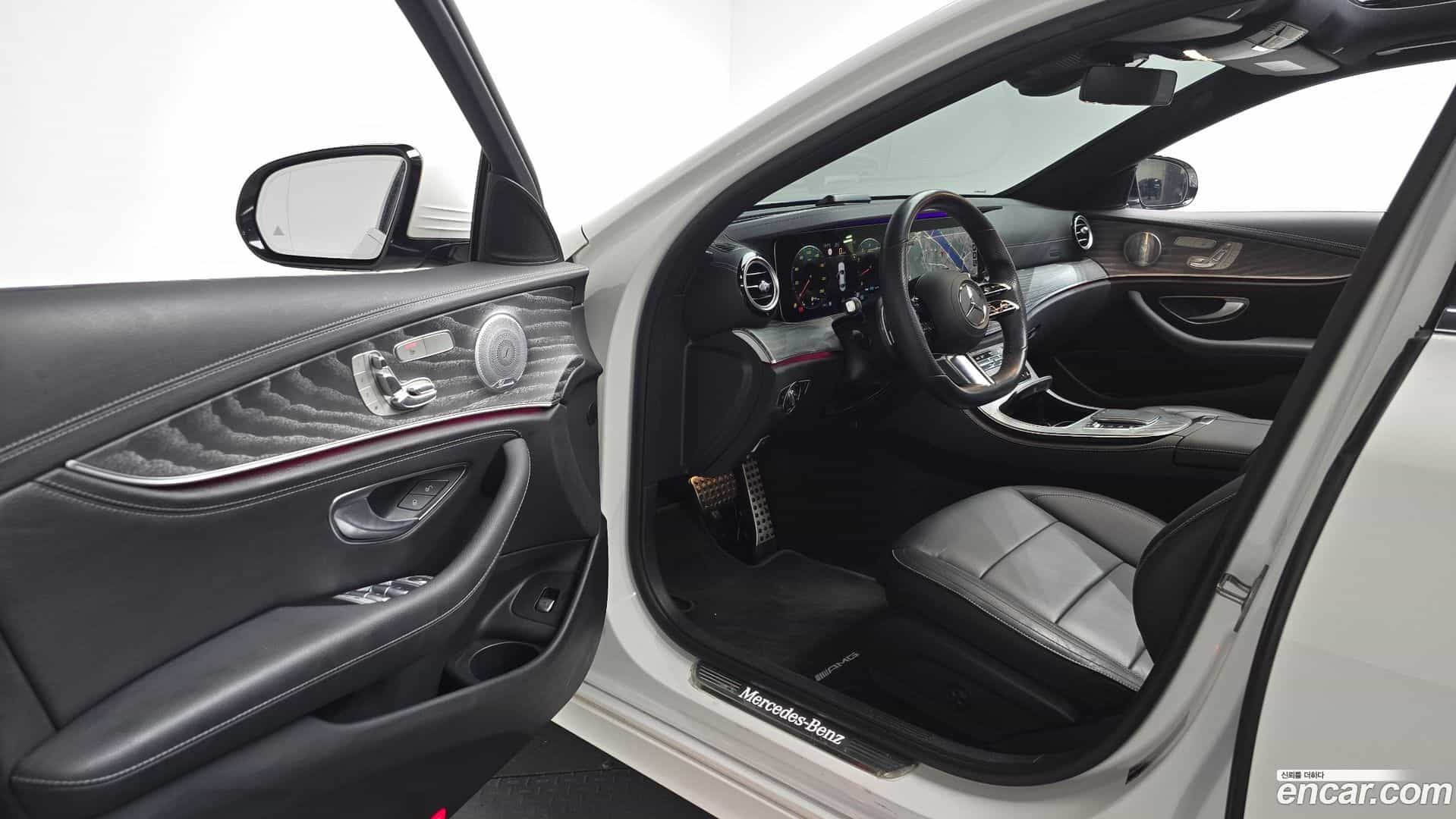 E-Class Mercedes-Benz 2020.9-INNER-010