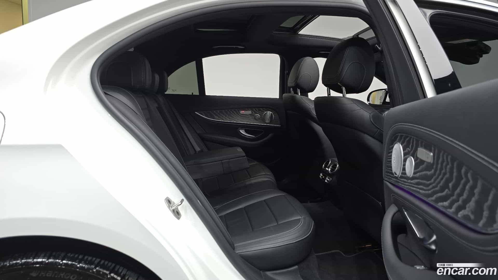 E-Class Mercedes-Benz 2020.9-OPTION-016
