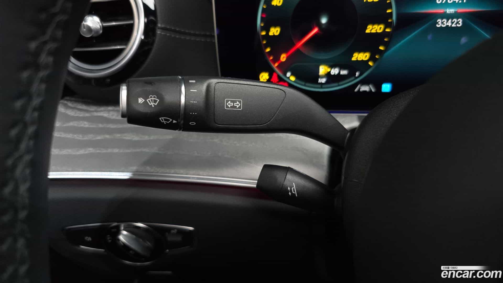 E-Class Mercedes-Benz 2020.9-OPTION-041