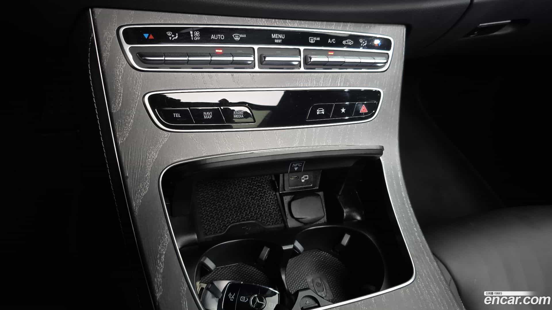 E-Class Mercedes-Benz 2020.9-OPTION-045