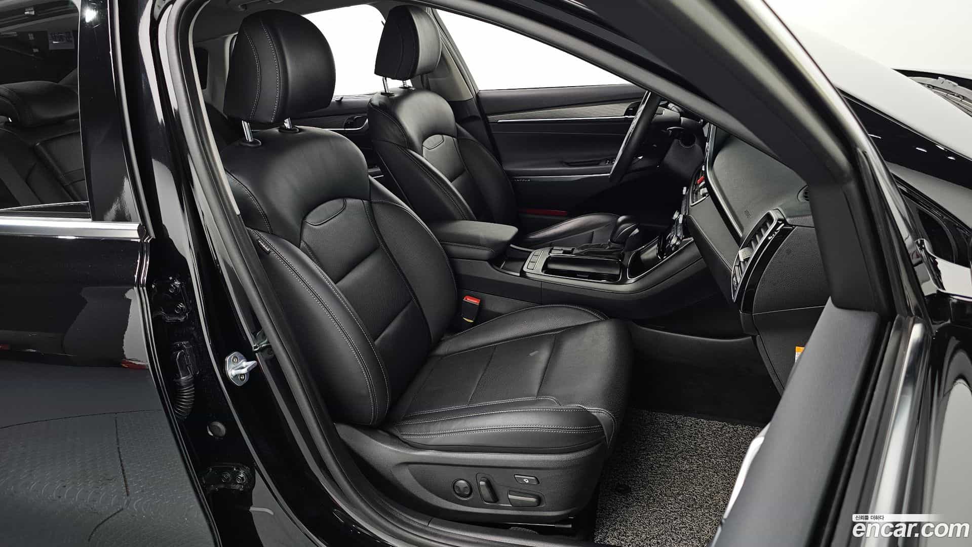 Grandeur Hyundai 2019.3-OPTION-015