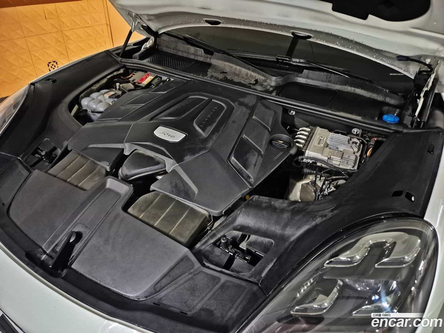 Cayenne Porsche 2019.10-INNER-007