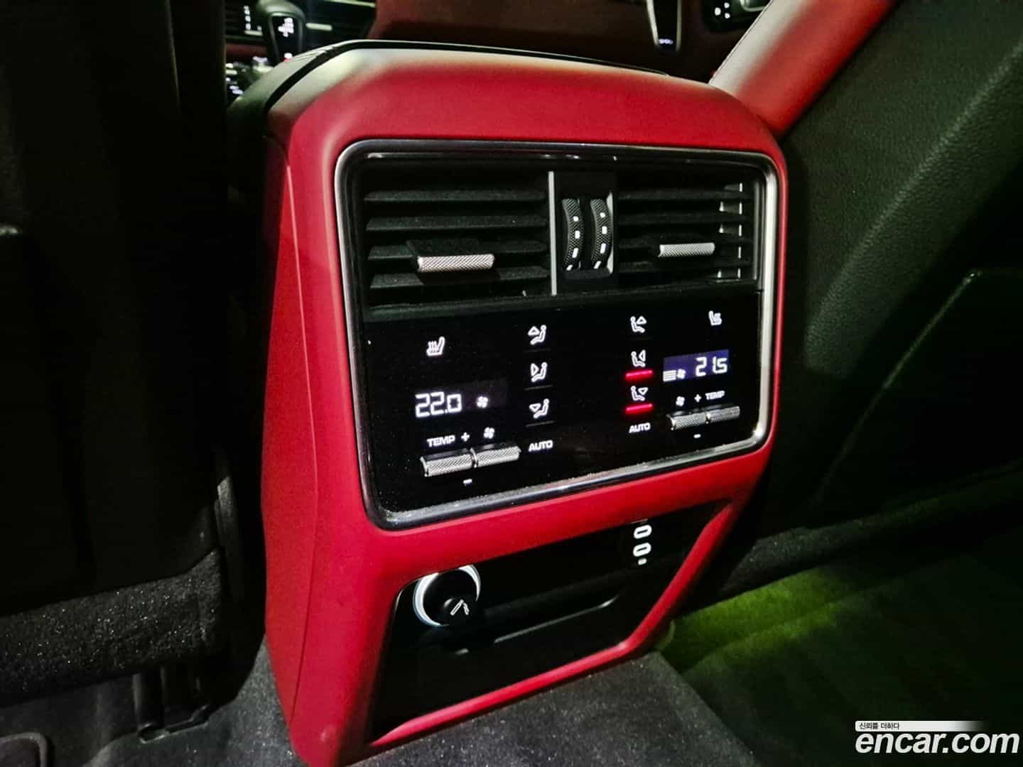 Cayenne Porsche 2019.10-OPTION-021