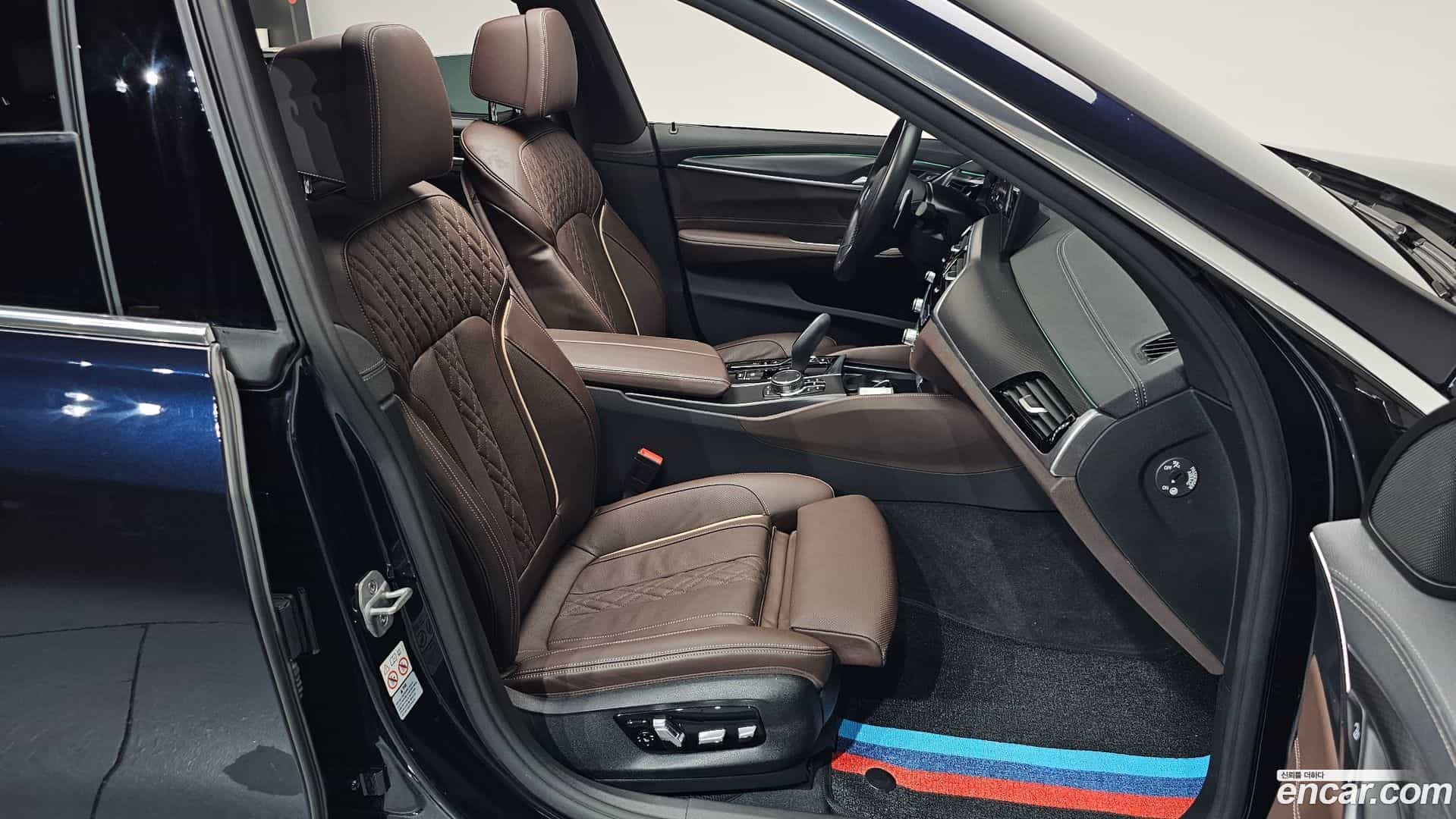 Gran Turismo BMW 2023.1-INNER-036