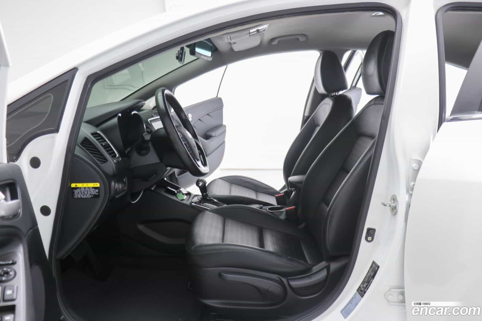 K3 Kia 2018.1-INNER-008