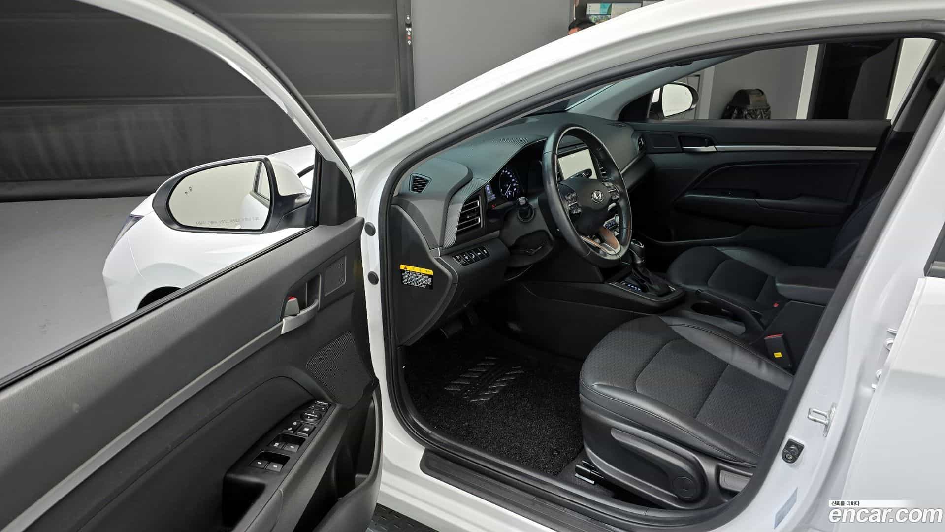 AVANTE Hyundai 2019.11-INNER-010