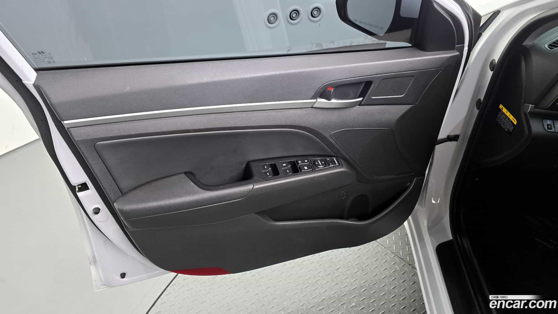 AVANTE Hyundai 2019.11-INNER-034