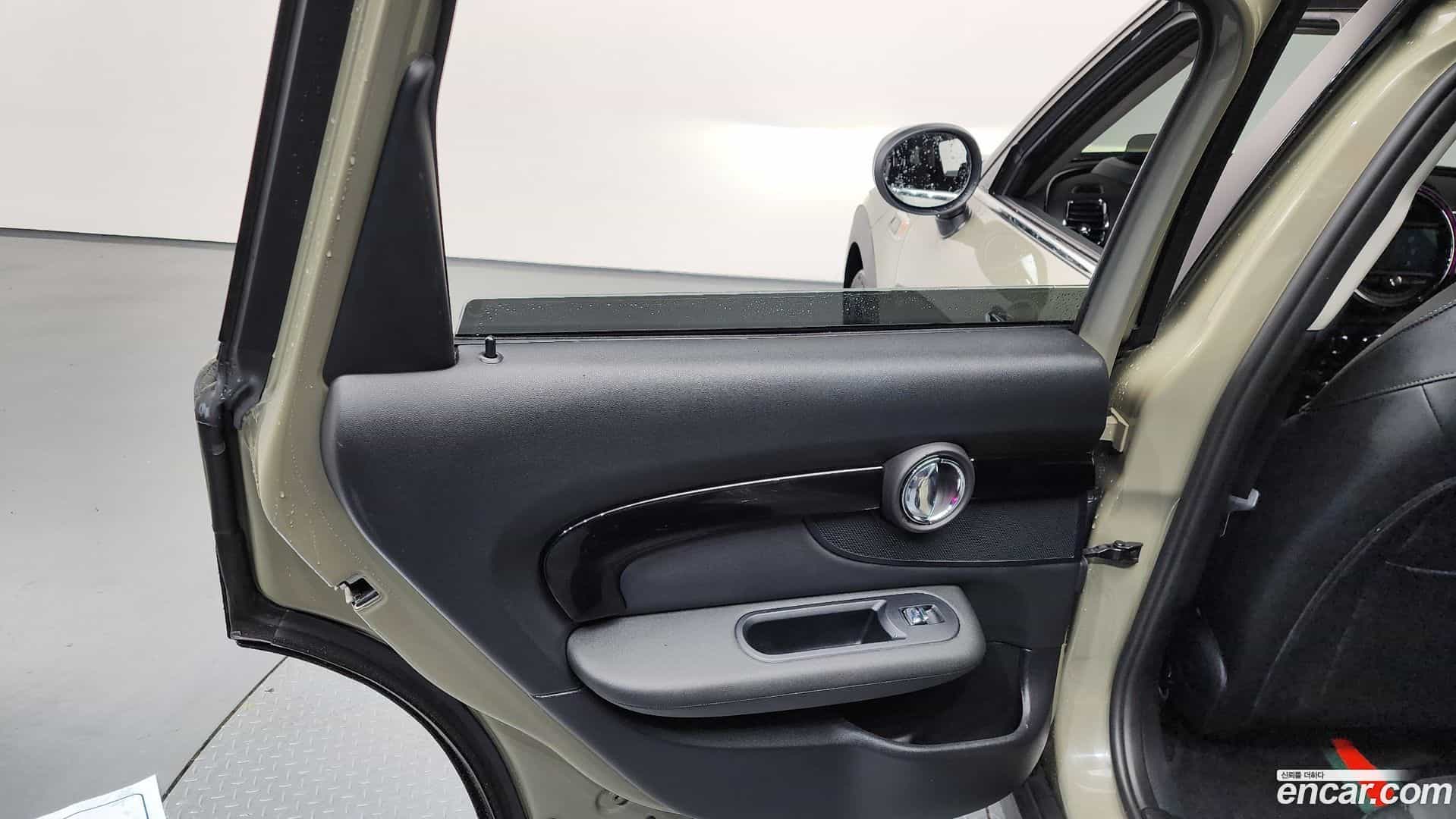 Clubman Mini 2020.9-INNER-035