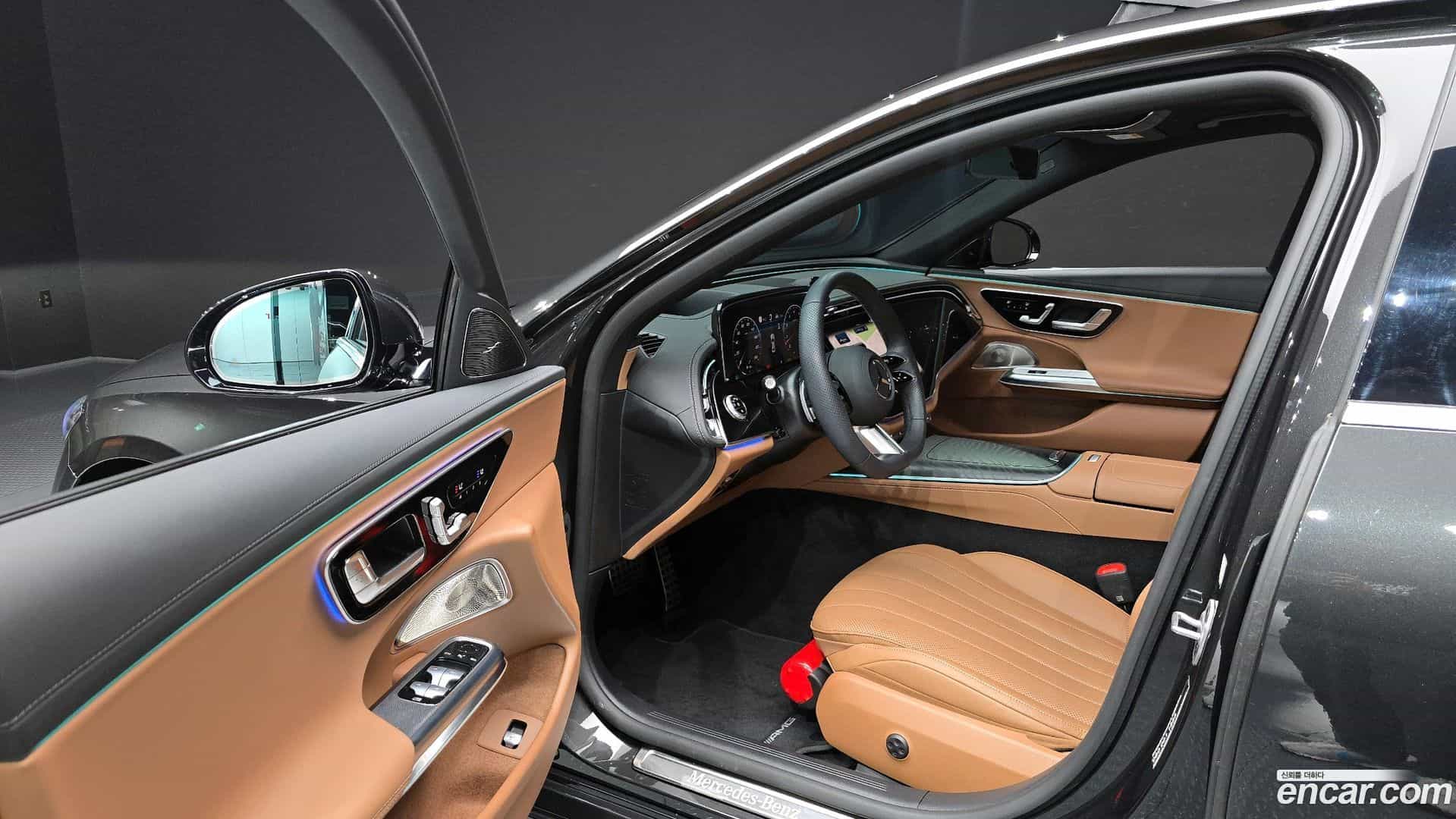 E-Class Mercedes-Benz 2025.4-INNER-010