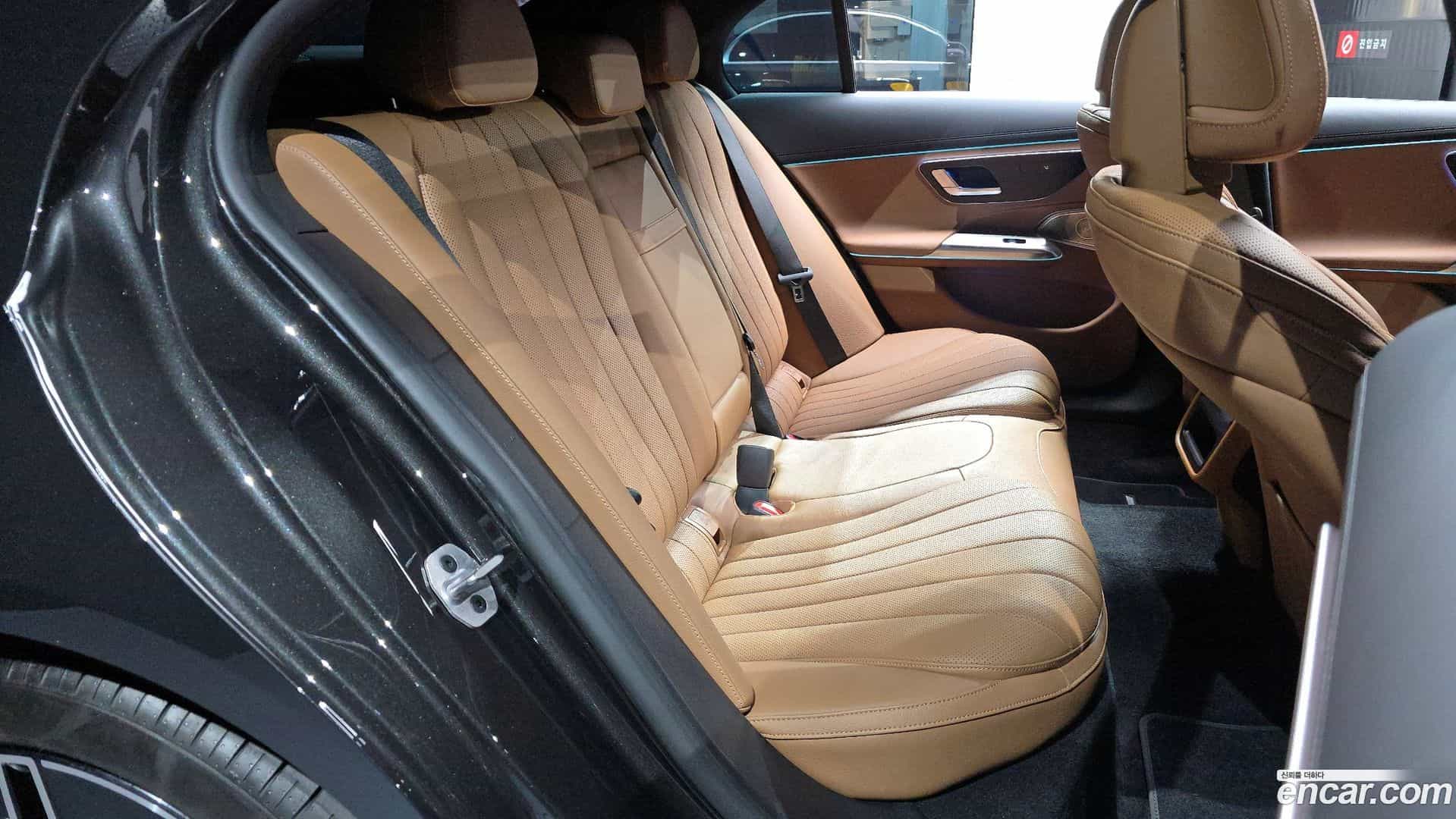 E-Class Mercedes-Benz 2025.4-OPTION-015