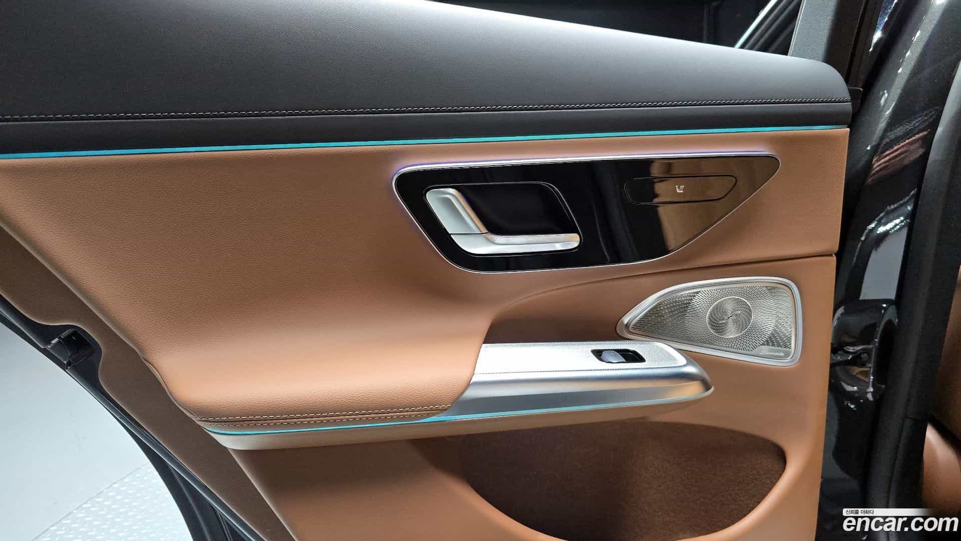 E-Class Mercedes-Benz 2025.4-INNER-035