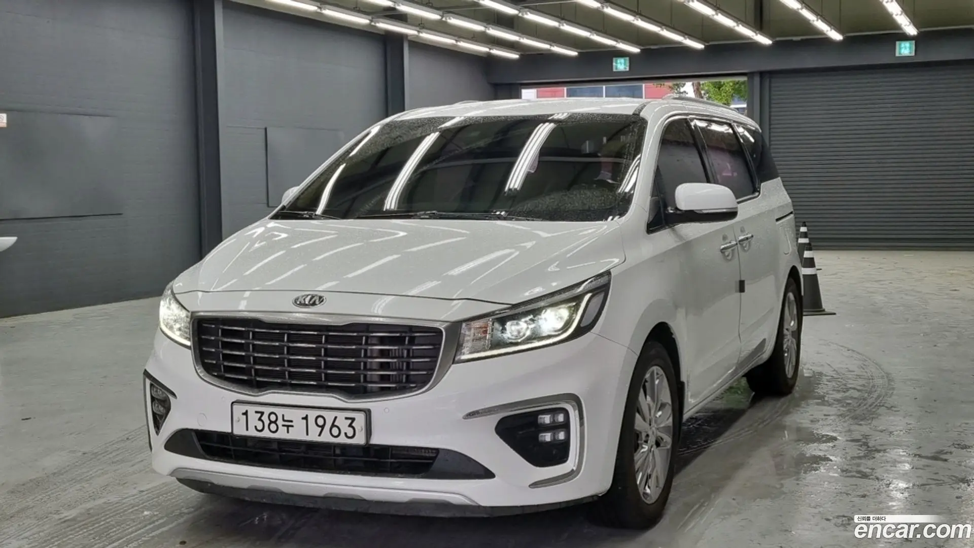 Main__Slider__Photo:Canival Kia 2019.0-0